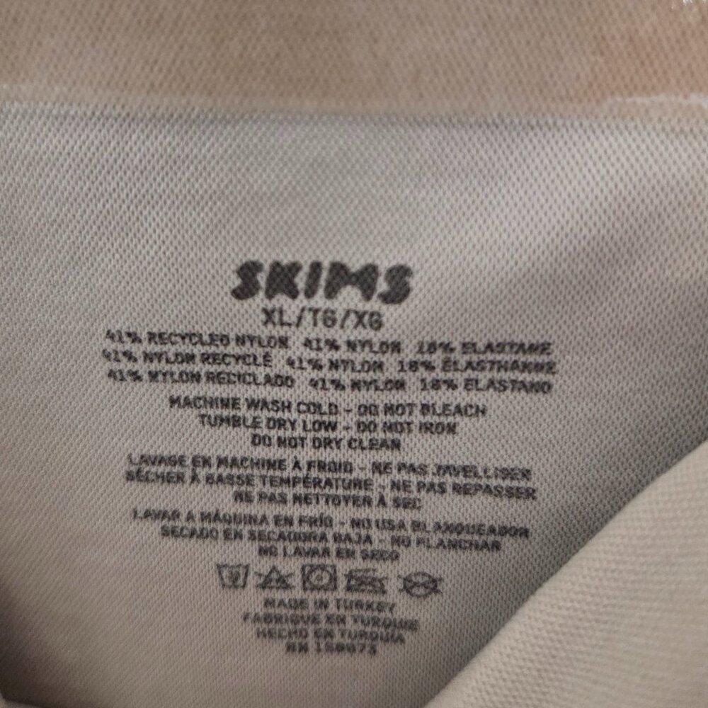 SKIMS Tummy Control Shapewear with Straps - Picture 3 of 4